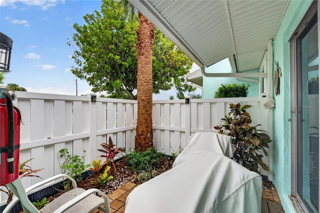 For Sale: $199,000 (2 beds, 2 baths, 1030 Square Feet)