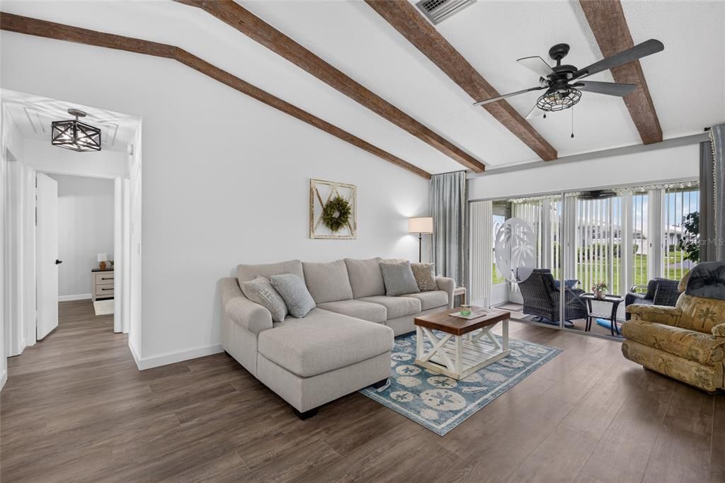 For Sale: $199,000 (2 beds, 2 baths, 1030 Square Feet)