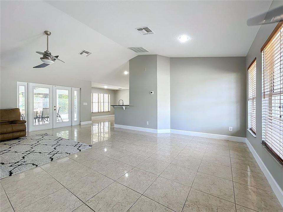 На продажу: $426,900 (3 спален, 2 ванн, 1820 Квадратных фут)