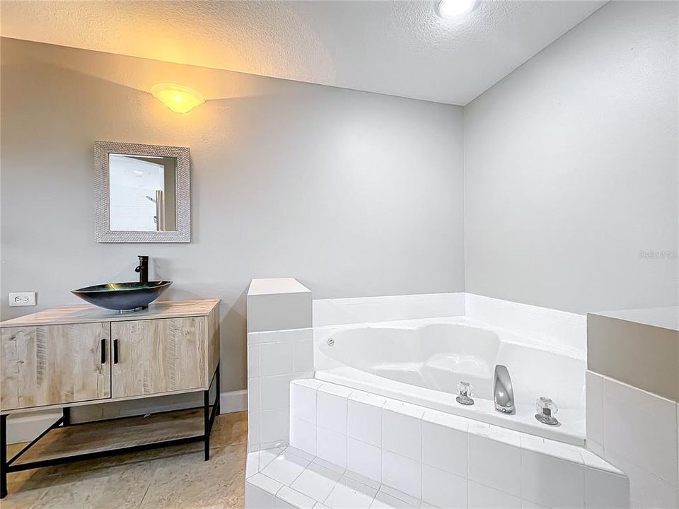 На продажу: $426,900 (3 спален, 2 ванн, 1820 Квадратных фут)