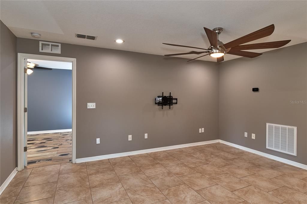En Venta: $349,900 (3 camas, 2 baños, 1644 Pies cuadrados)