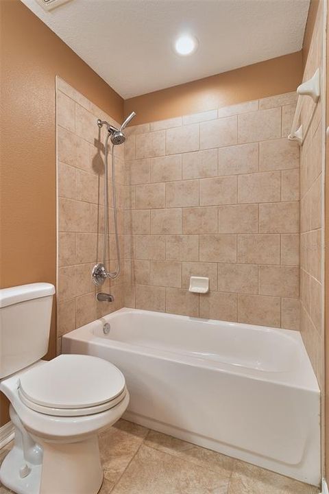 En Venta: $349,900 (3 camas, 2 baños, 1644 Pies cuadrados)