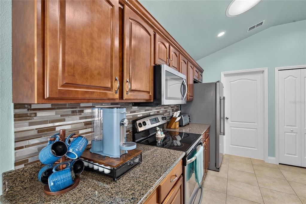 Activo con contrato: $595,000 (3 camas, 2 baños, 1636 Pies cuadrados)