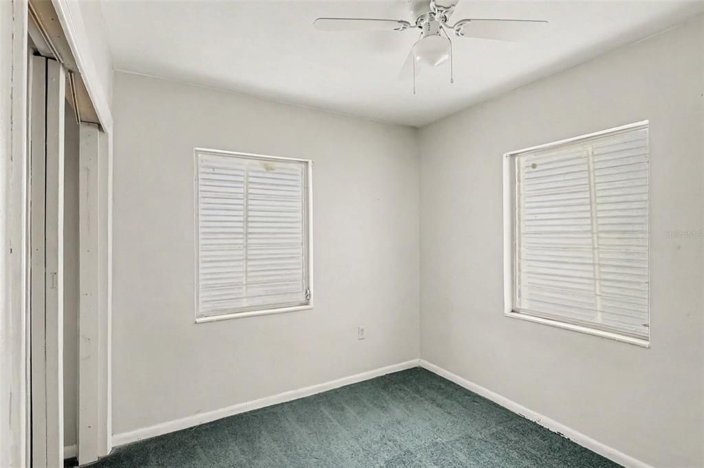 Active With Contract: $144,950 (2 beds, 1 baths, 1040 Square Feet)