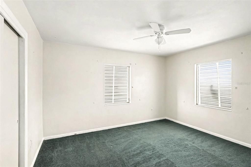 Active With Contract: $144,950 (2 beds, 1 baths, 1040 Square Feet)