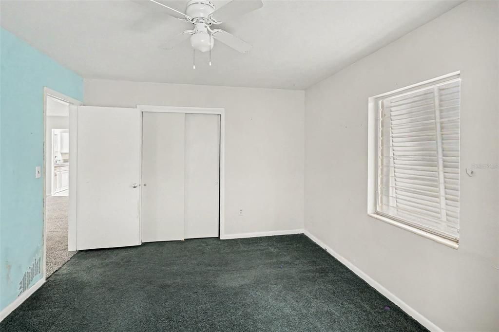 Active With Contract: $144,950 (2 beds, 1 baths, 1040 Square Feet)