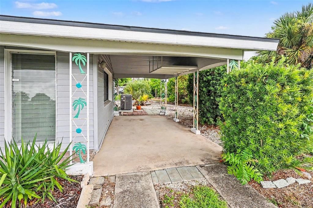 Active With Contract: $144,950 (2 beds, 1 baths, 1040 Square Feet)