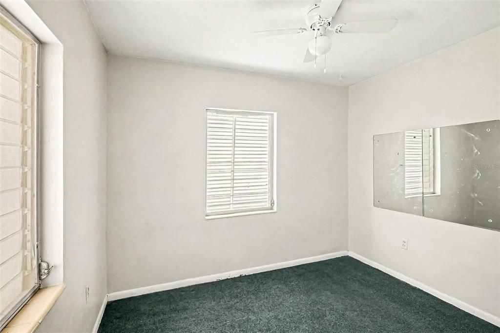Active With Contract: $144,950 (2 beds, 1 baths, 1040 Square Feet)