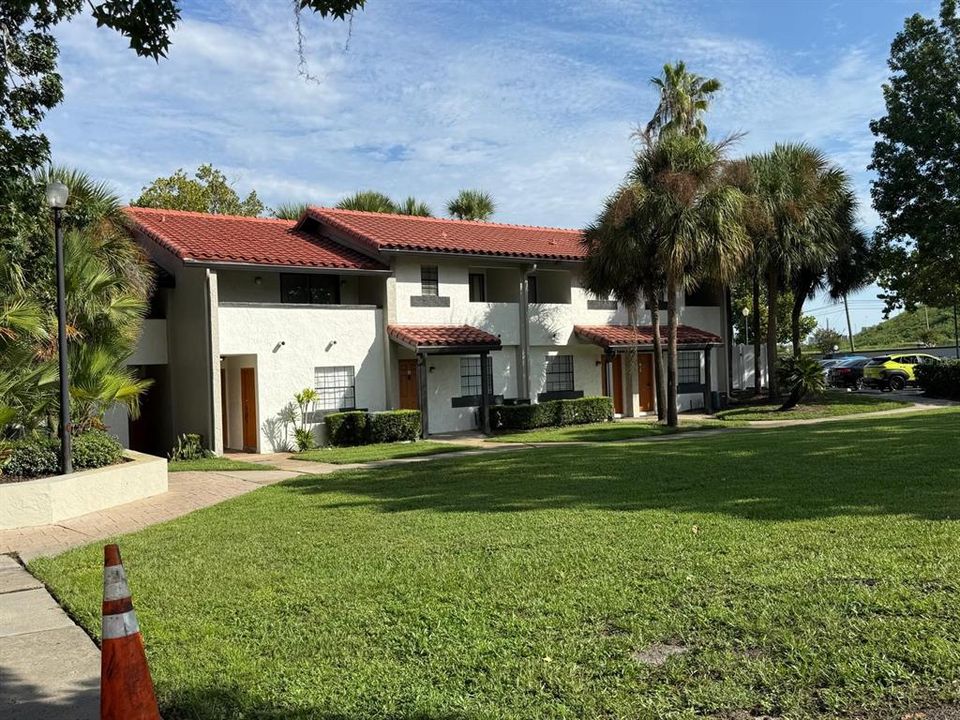 For Rent: $1,500 (1 beds, 1 baths, 745 Square Feet)