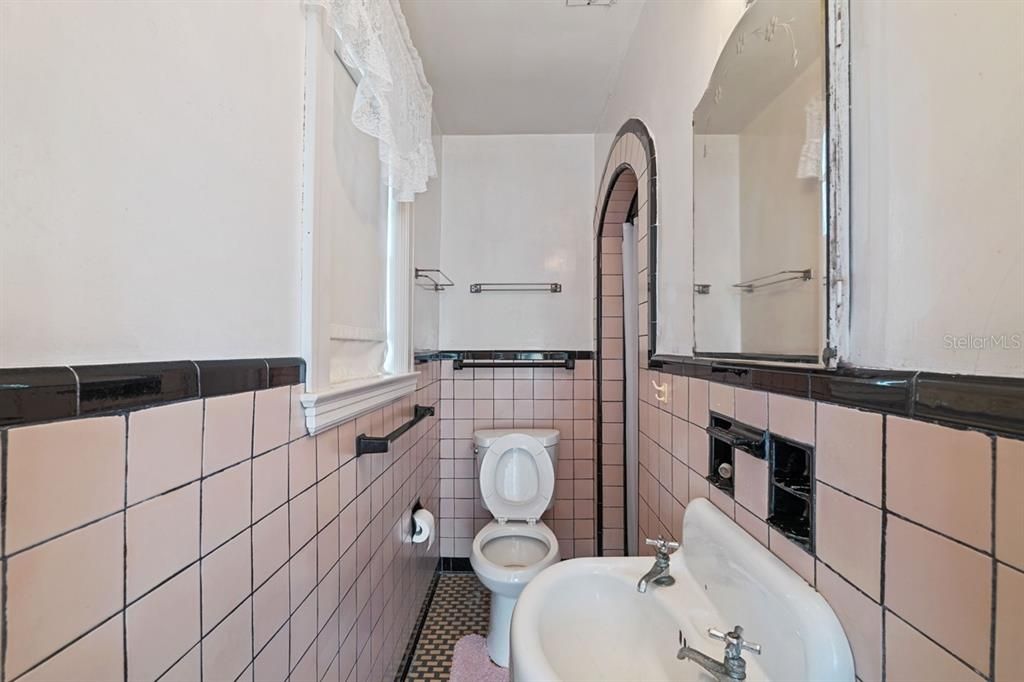 На продажу: $479,900 (4 спален, 4 ванн, 3221 Квадратных фут)