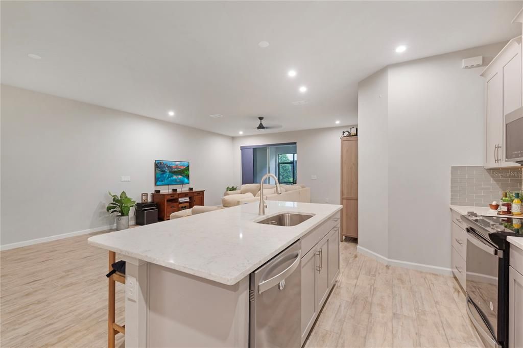 For Rent: $2,700 (4 beds, 3 baths, 2574 Square Feet)