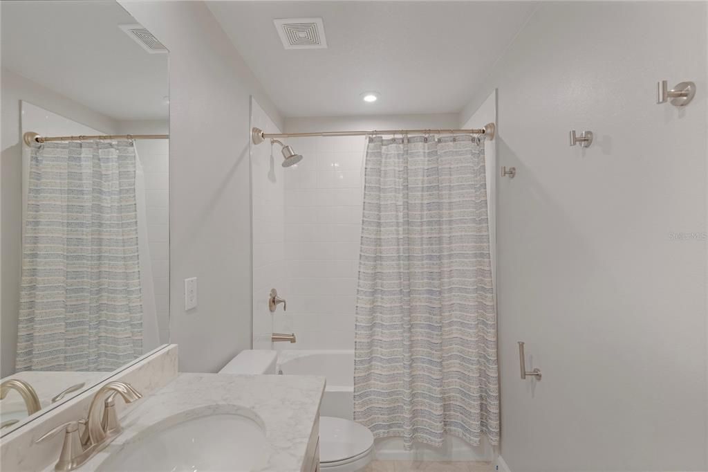 For Rent: $2,700 (4 beds, 3 baths, 2574 Square Feet)
