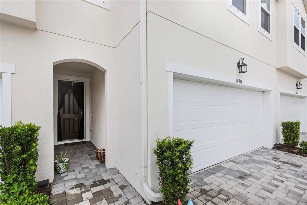 For Rent: $2,700 (4 beds, 3 baths, 2574 Square Feet)