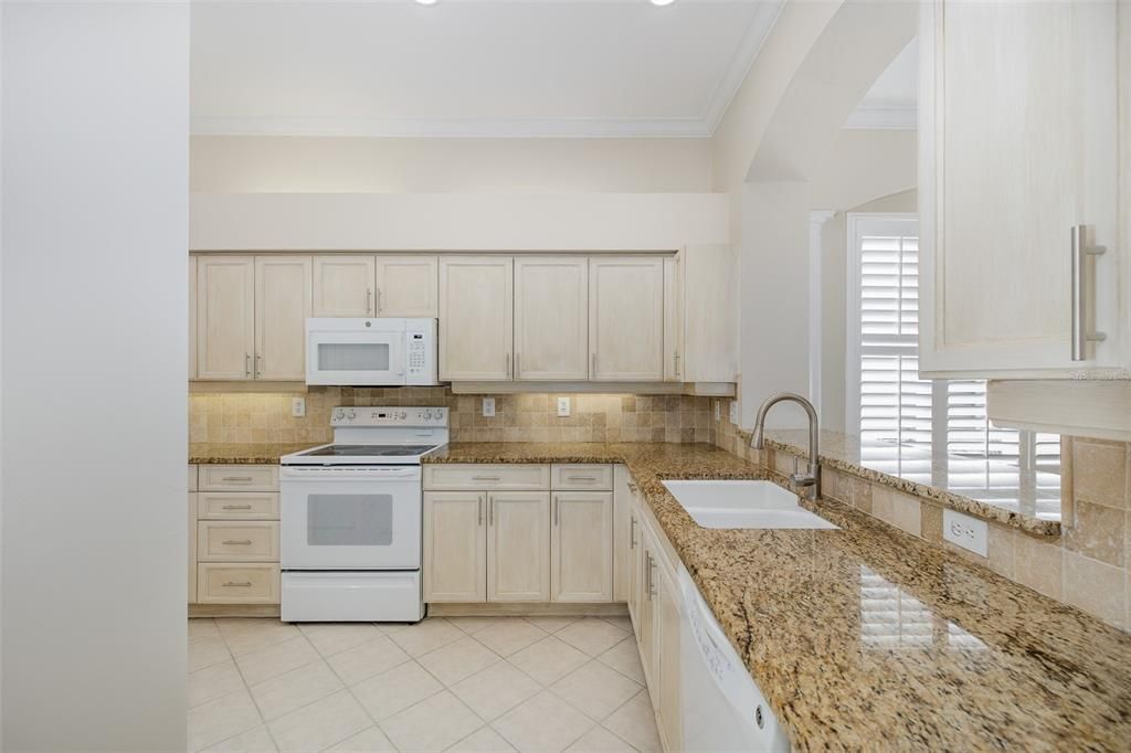 Activo con contrato: $549,900 (3 camas, 2 baños, 1860 Pies cuadrados)