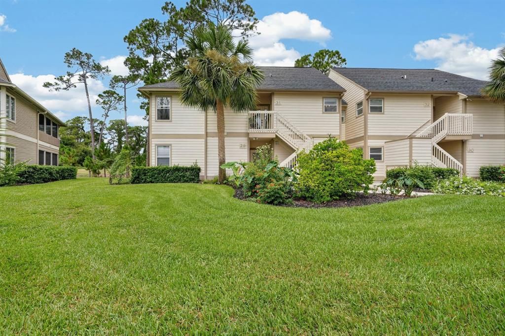 For Sale: $249,900 (2 beds, 2 baths, 1300 Square Feet)