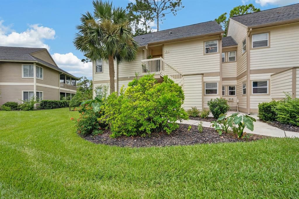 For Sale: $249,900 (2 beds, 2 baths, 1300 Square Feet)