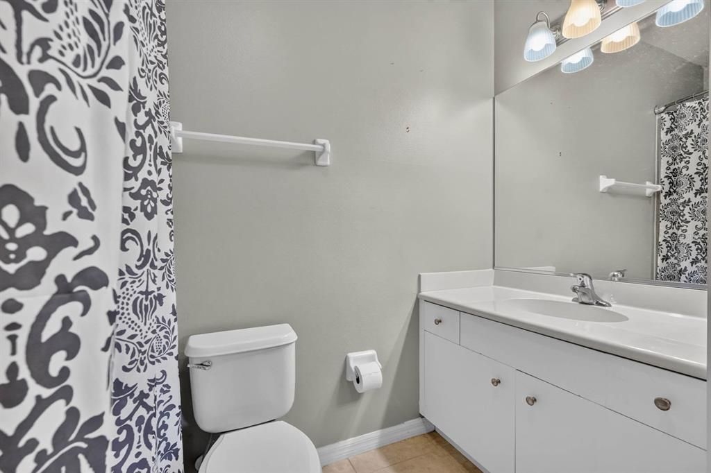 For Sale: $249,900 (2 beds, 2 baths, 1300 Square Feet)