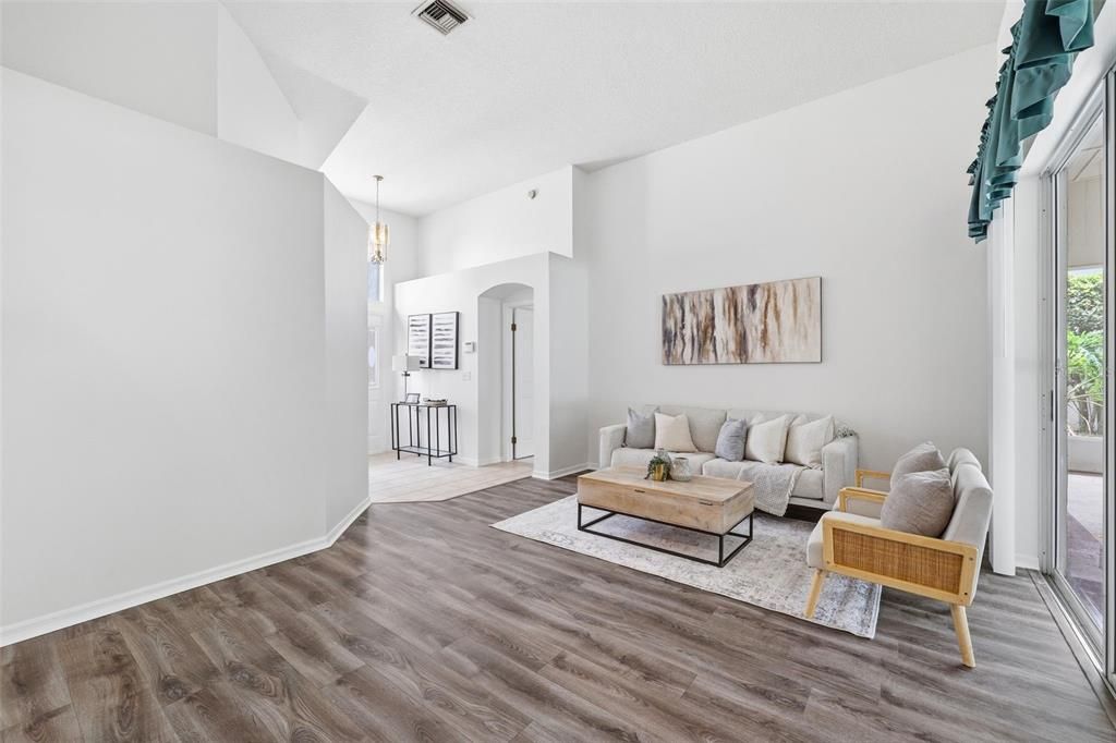 En Venta: $474,250 (5 camas, 3 baños, 2374 Pies cuadrados)