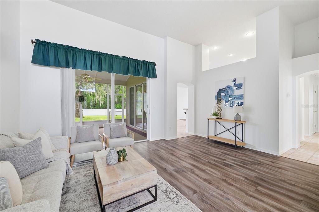 En Venta: $474,250 (5 camas, 3 baños, 2374 Pies cuadrados)