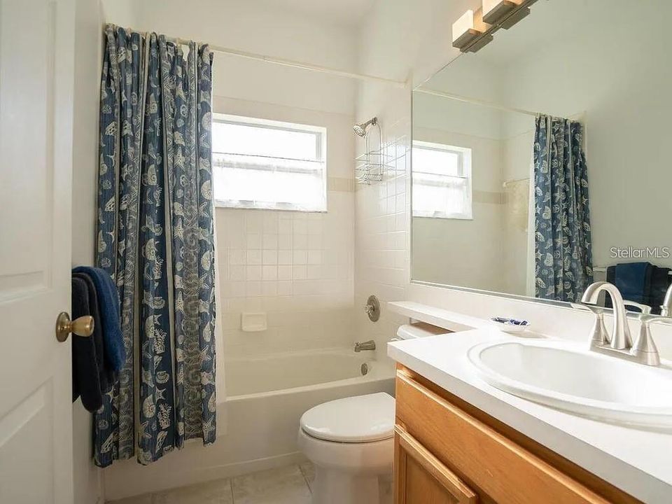 For Rent: $3,700 (4 beds, 2 baths, 1816 Square Feet)
