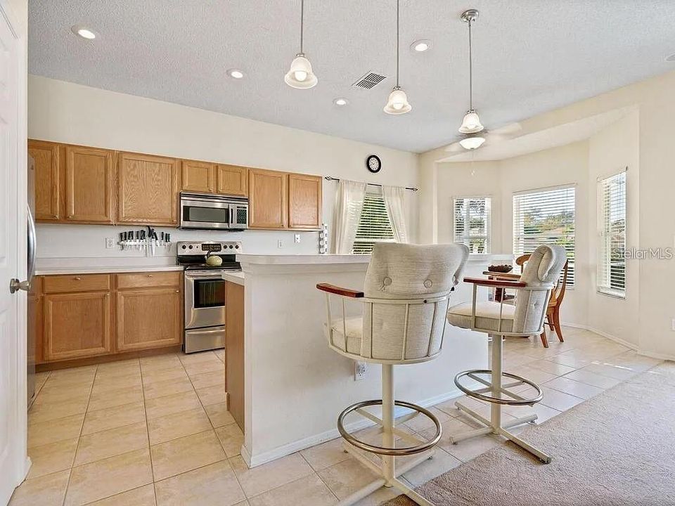 For Rent: $3,700 (4 beds, 2 baths, 1816 Square Feet)