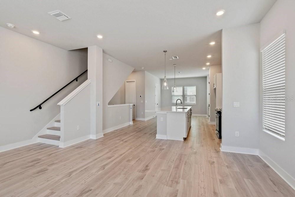 For Rent: $4,500 (3 beds, 3 baths, 1950 Square Feet)