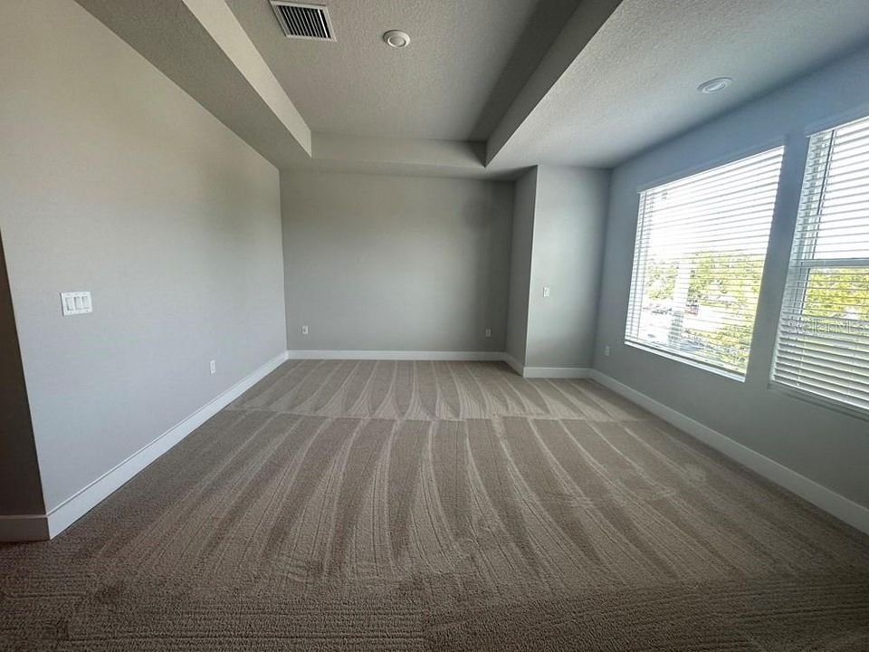 For Rent: $4,500 (3 beds, 3 baths, 1950 Square Feet)
