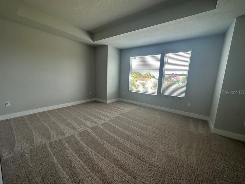 For Rent: $4,500 (3 beds, 3 baths, 1950 Square Feet)
