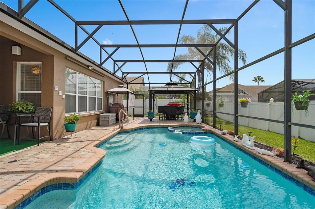 Active With Contract: $549,900 (4 beds, 3 baths, 2162 Square Feet)