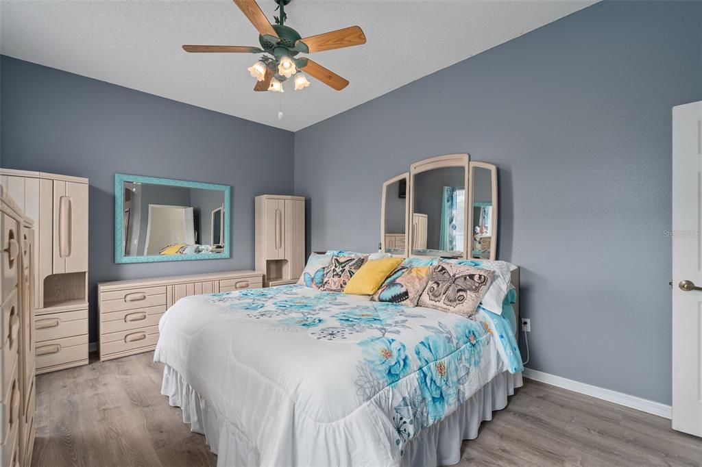 Active With Contract: $549,900 (4 beds, 3 baths, 2162 Square Feet)