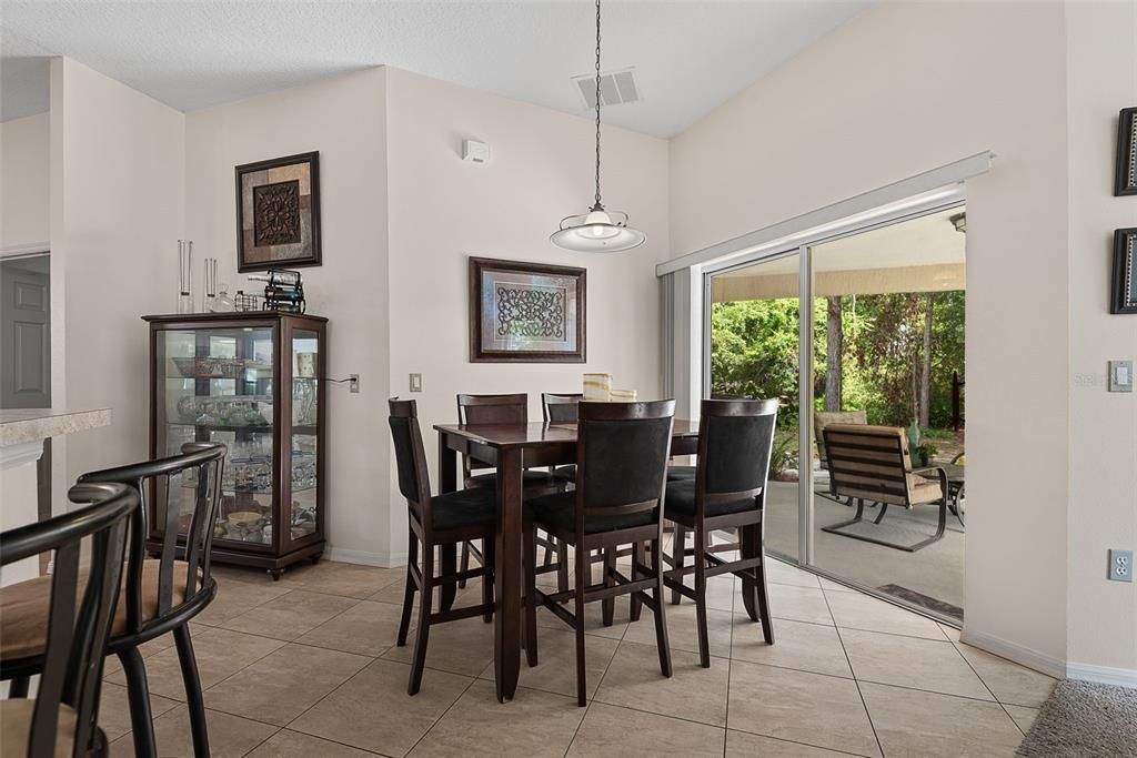 En Venta: $349,900 (4 camas, 2 baños, 2114 Pies cuadrados)