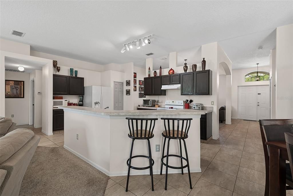 En Venta: $349,900 (4 camas, 2 baños, 2114 Pies cuadrados)