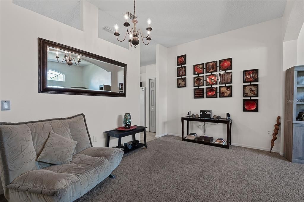 En Venta: $349,900 (4 camas, 2 baños, 2114 Pies cuadrados)