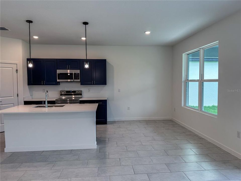 For Rent: $2,500 (3 beds, 2 baths, 1742 Square Feet)