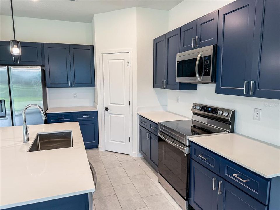 For Rent: $2,500 (3 beds, 2 baths, 1742 Square Feet)