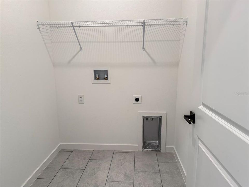 For Rent: $2,500 (3 beds, 2 baths, 1742 Square Feet)
