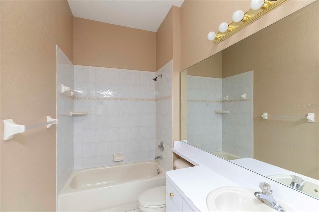В аренду: $1,750 (2 спален, 2 ванн, 1400 Квадратных фут)