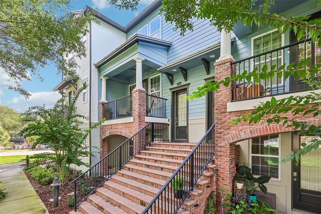 На продажу: $439,900 (3 спален, 3 ванн, 1820 Квадратных фут)