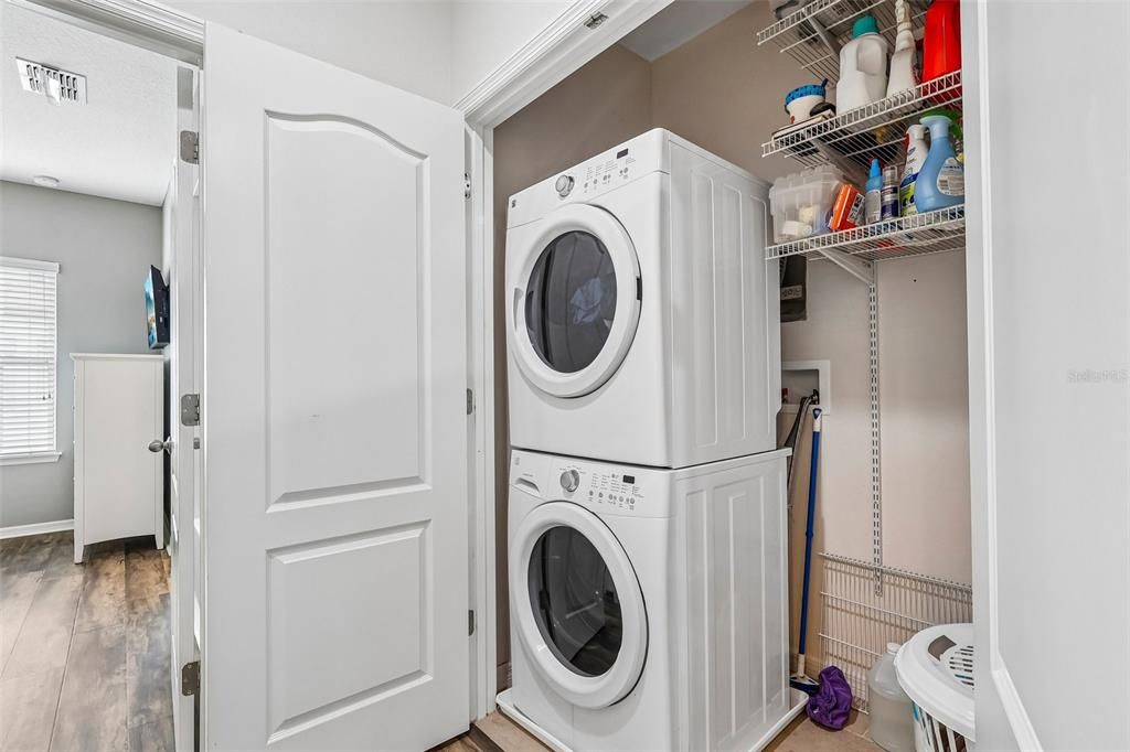 На продажу: $439,900 (3 спален, 3 ванн, 1820 Квадратных фут)