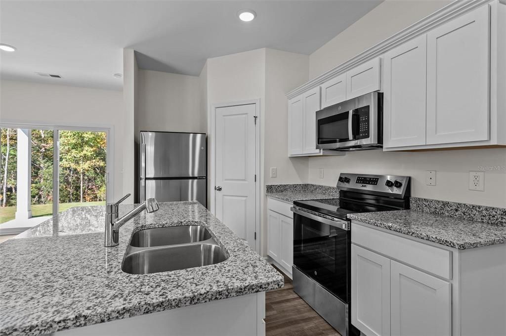 For Sale: $297,240 (3 beds, 2 baths, 1212 Square Feet)