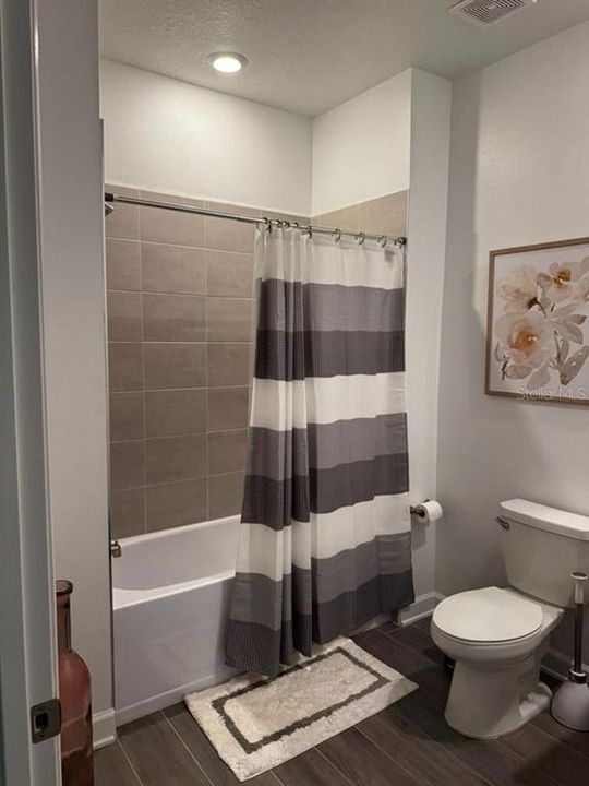 For Rent: $4,500 (5 beds, 4 baths, 3791 Square Feet)