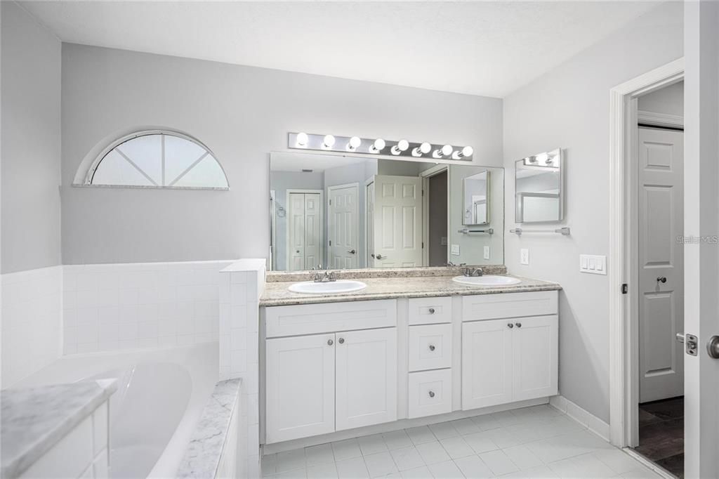 For Rent: $2,900 (3 beds, 2 baths, 2190 Square Feet)