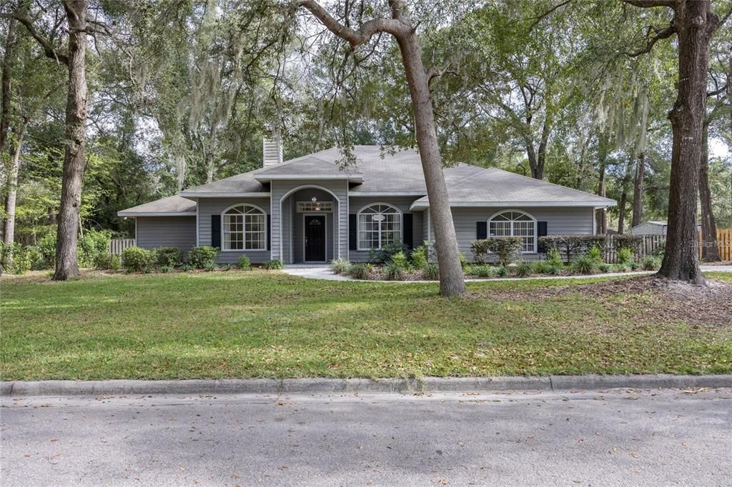 For Rent: $2,900 (3 beds, 2 baths, 2190 Square Feet)