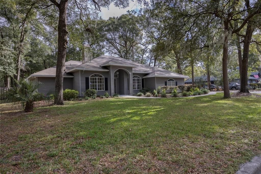 For Rent: $2,900 (3 beds, 2 baths, 2190 Square Feet)