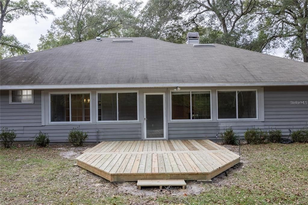 For Rent: $2,900 (3 beds, 2 baths, 2190 Square Feet)