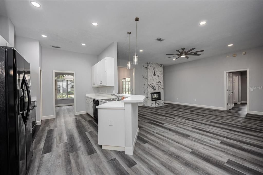 For Rent: $2,900 (3 beds, 2 baths, 2190 Square Feet)