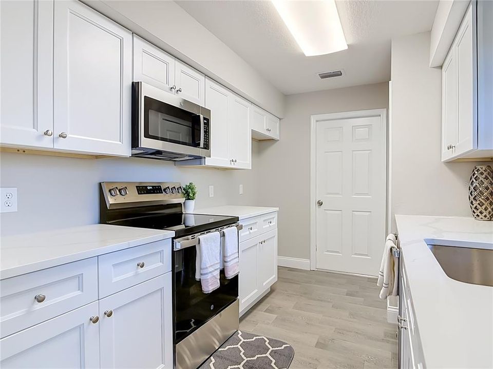 Activo con contrato: $279,900 (3 camas, 2 baños, 1107 Pies cuadrados)