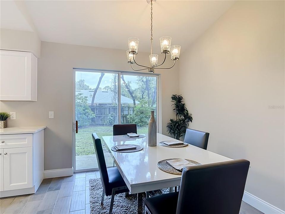 Activo con contrato: $279,900 (3 camas, 2 baños, 1107 Pies cuadrados)