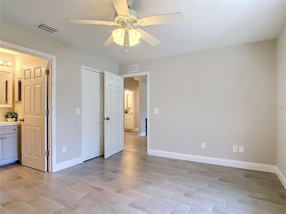 Activo con contrato: $279,900 (3 camas, 2 baños, 1107 Pies cuadrados)