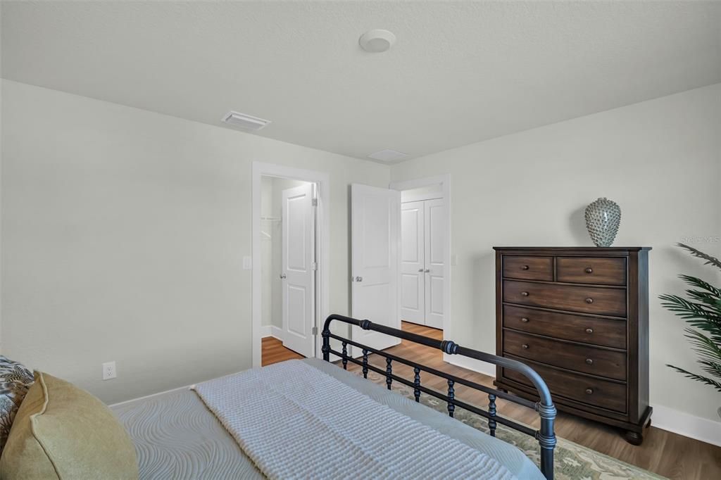 For Sale: $379,900 (4 beds, 2 baths, 2038 Square Feet)